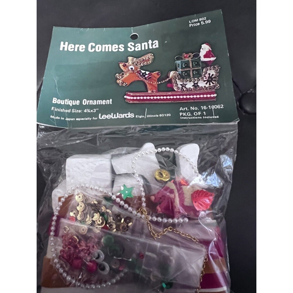 Vintage LeeWard's Here Comes Santa Boutique Ornament kit-16-10062 (1970's)